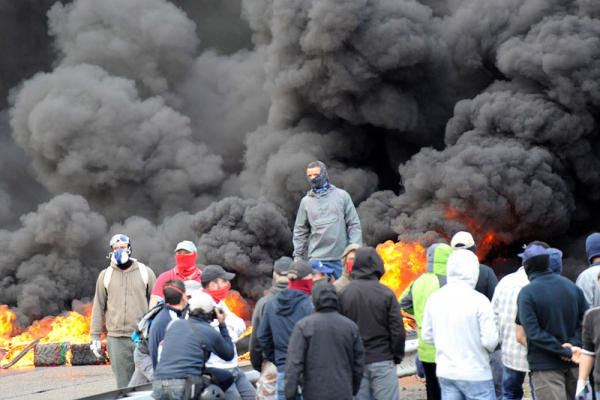 Foto Mineros barricada 2012.jpg