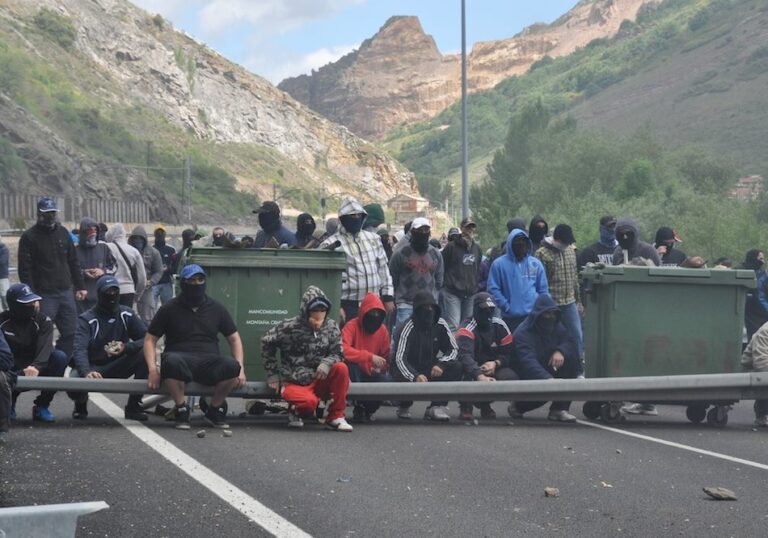 Foto huelga mineros 2012 5.jpg