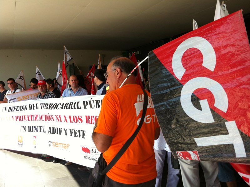 Huelga ferroviarios Zaragoza 2012.JPG