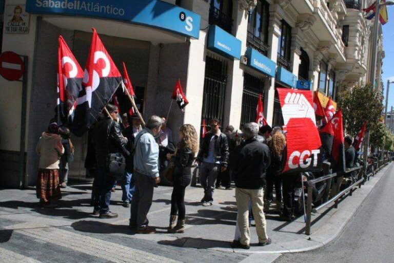 concentracion-cgt-banco-sabadell-madrid_3_1173958.jpg