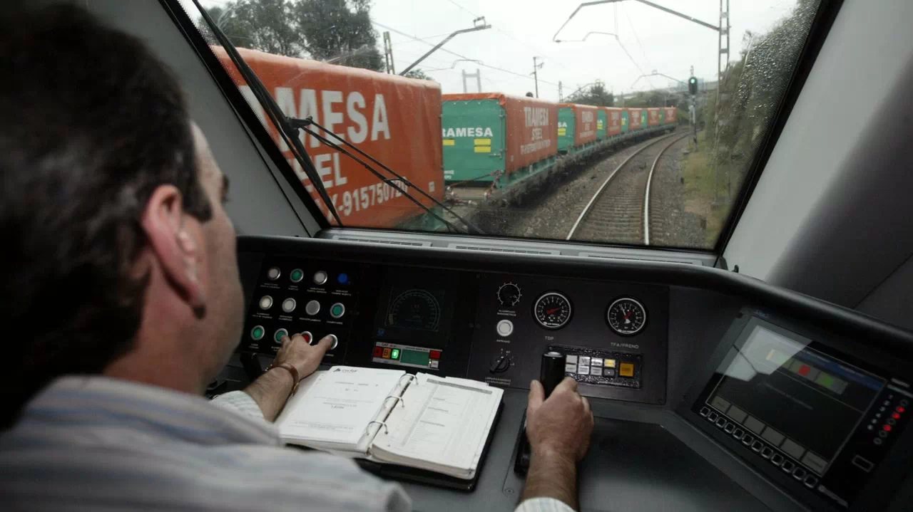 Imagen de La Jefatura de Línea de Cercanías RENFE en Málaga prohíbe a la plantilla informar sobre la supresión de trenes por falta de personal