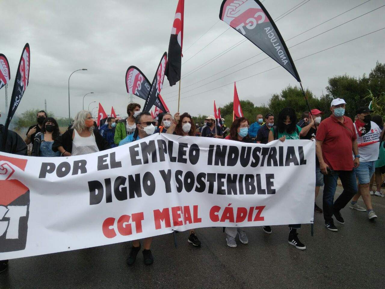 Imagen de Masiva manifestación contra el cierre de Airbus Puerto Real en Cádiz