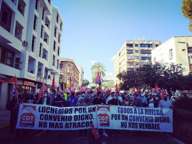 Imagen de CGT se posiciona en contra del preacuerdo alcanzado en Sevilla, entre la patronal y los sindicatos institucionales, para desconvocar la huelga del Metal en Cádiz por haberse firmado a espaldas de los trabajadores
