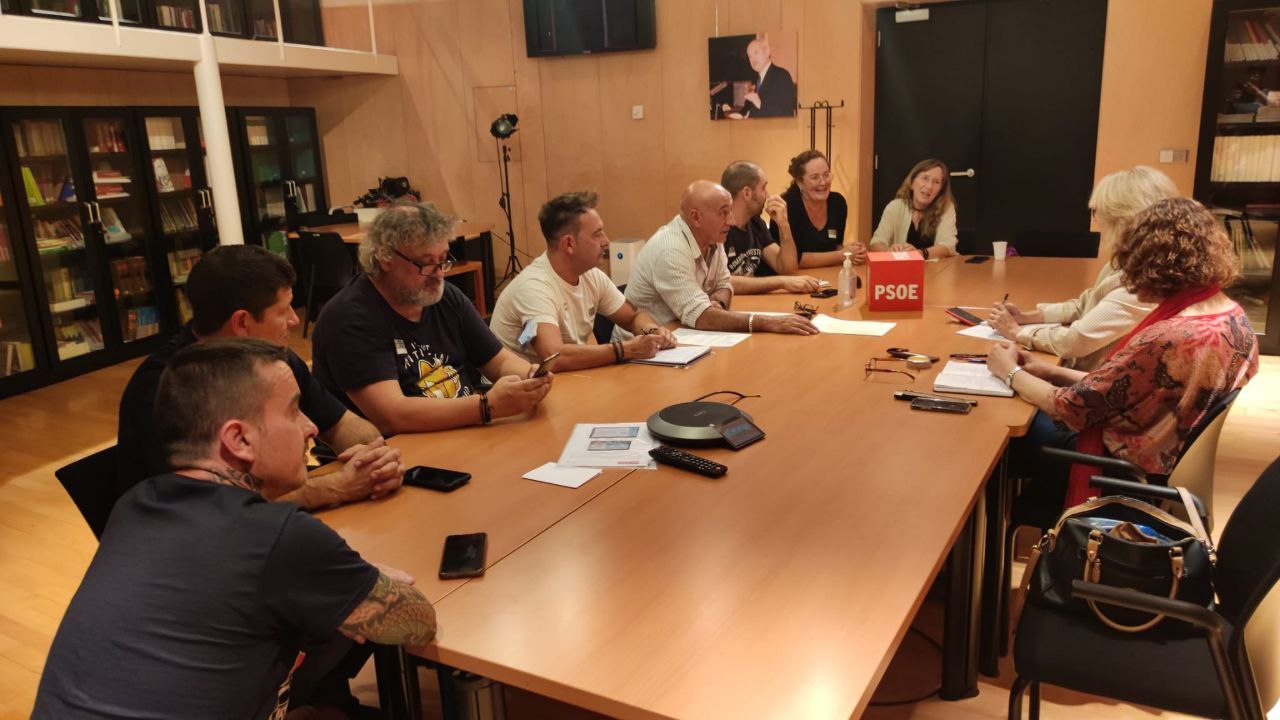 Imagen de CGT mantiene una reunión con algunas formaciones políticas en el Congreso de los Diputados para exigir la aplicación de los Coeficientes Reductores