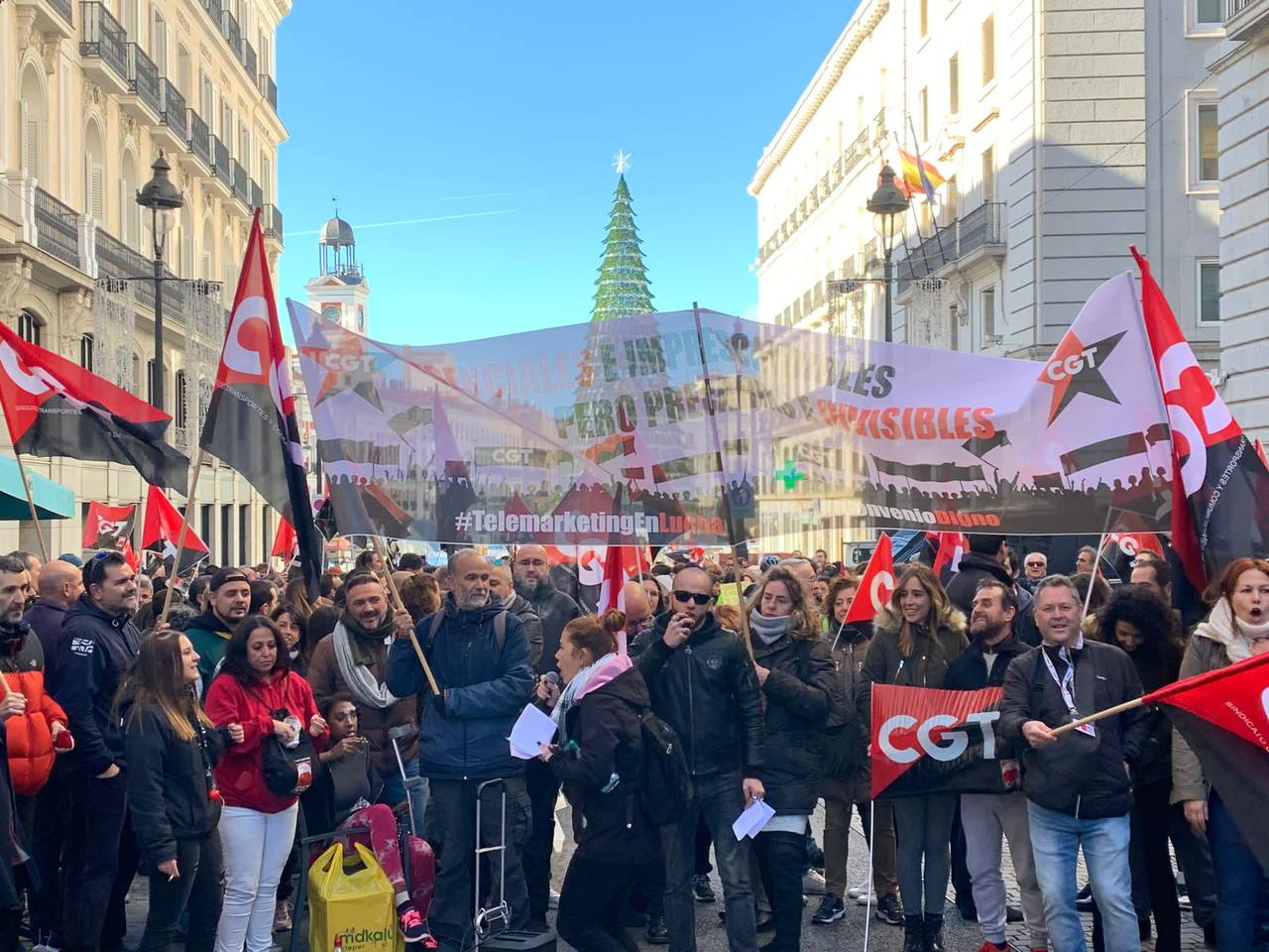 Imagen de La huelga de 24 horas satura los centros de llamadas del sector del Call Center