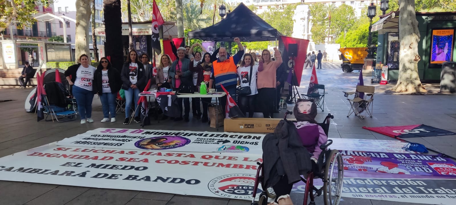 Imagen de Acampada de CGT en SAD Sevilla por la municipalización del Servicio de Ayuda a Domicilio