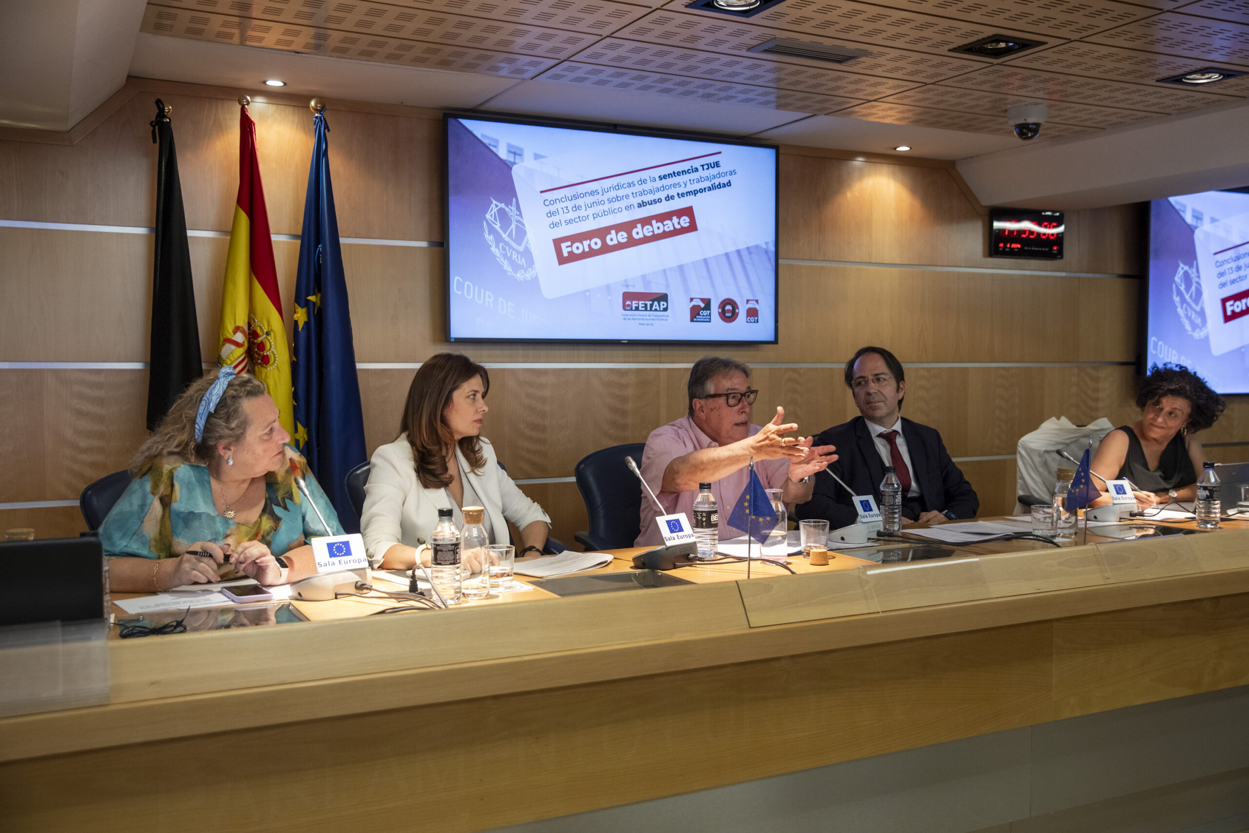 Imagen de FETAP-CGT reúne en Madrid a juristas, políticos, sindicalistas y expertos para exigir la fijeza de las trabajadoras interinas y valorar las últimas novedades legales sobre el conflicto.
