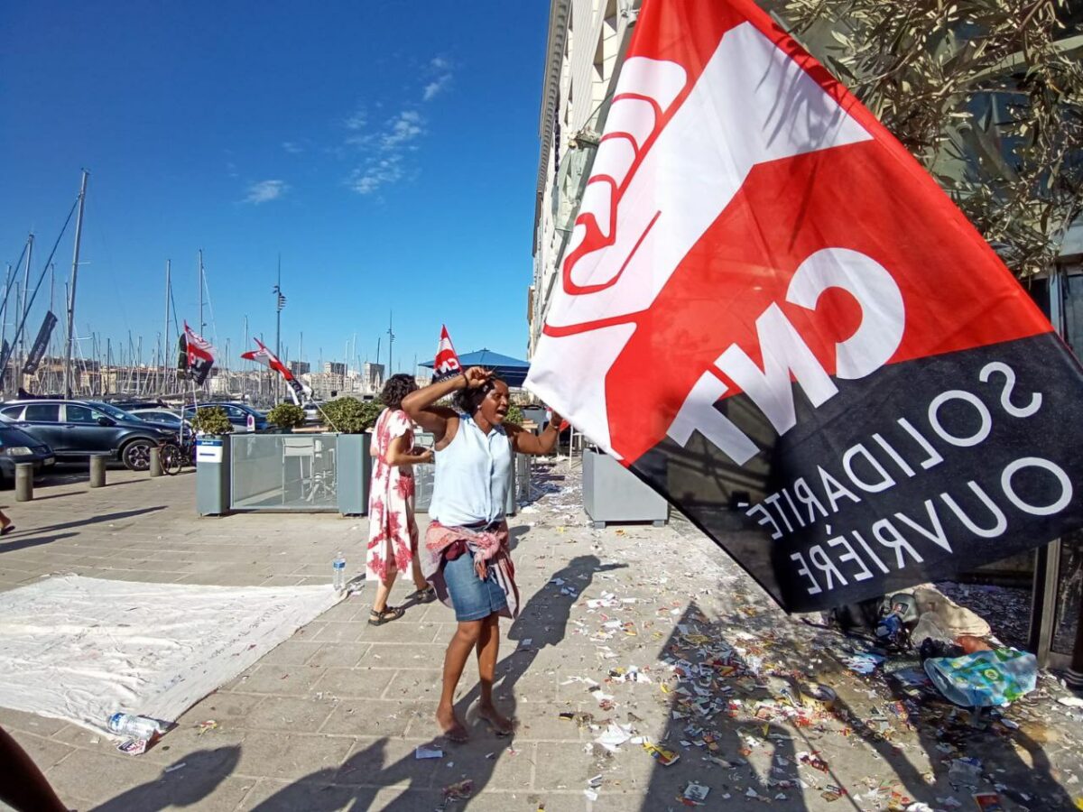 Imagen de Las camareras de piso del Radisson Blu Hotel (Marseille Vieux Port) cumplen dos meses de huelga indefinida en lucha por la mejora de sus condiciones laborales y salariales.