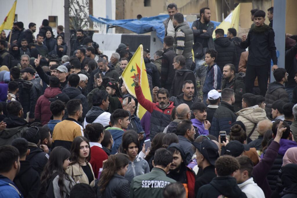Imagen de CGT celebra la caída del dictador Bachar El Asad y expresa su compromiso con la defensa de la Administración Autónoma del Norte y el Este de Siria surgida de las raíces de la revolución de Rojava.