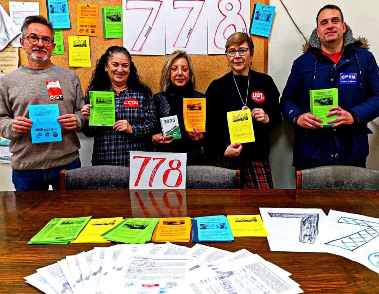 Protesta sindical durante el pleno del Ayuntamiento de Alcalá contra la privatización de los servicios públicos