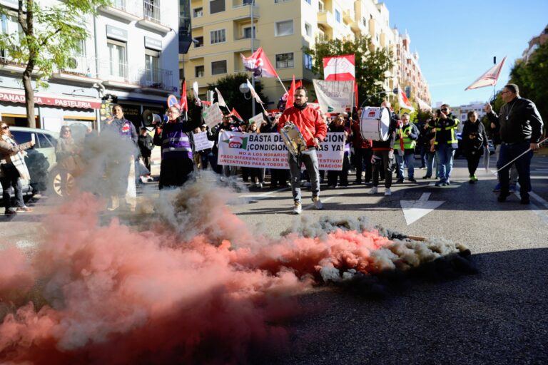 CRÍTICA A LA PROPUESTA DE LA CEOE DE SUBIDA DEL SMI PARA 2026