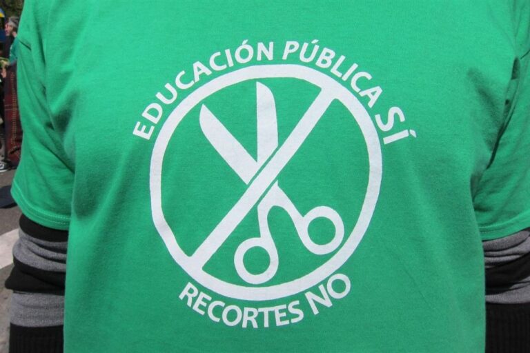CGT denuncia la concesión de programas públicos de refuerzo educativo al centro privado San Gabriel.