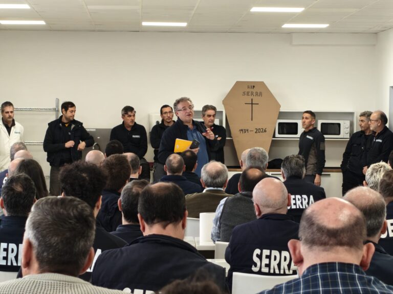 La multinacional AERNNOVA presenta un concurso de acreedores voluntario y condena a SERRA SOLDADURA a su desaparición, dejando a 500 familias en la calle.