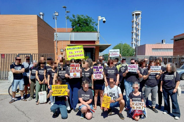 Imagen de Represión sindical y policial contra las plantillas en huelga de las Bibliotecas públicas de Barcelona.